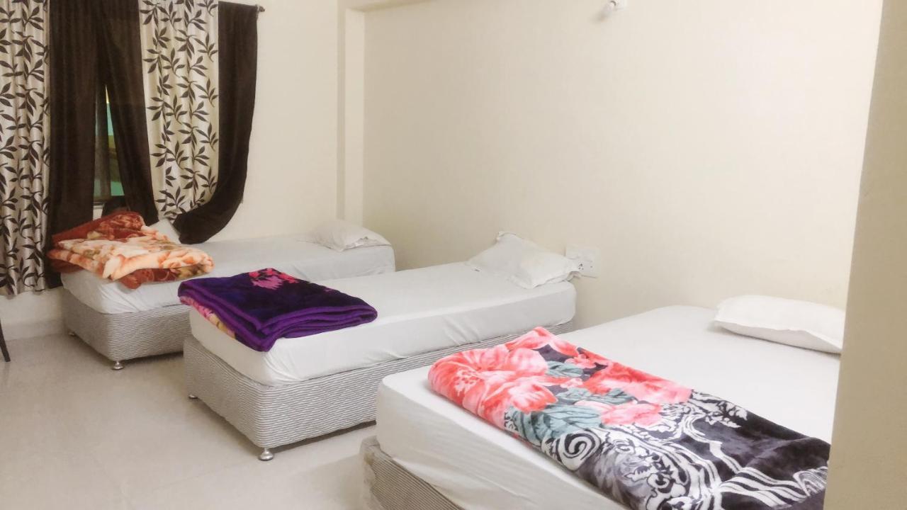 Lotus Residency Hotel พุทธคยา ภายนอก รูปภาพ