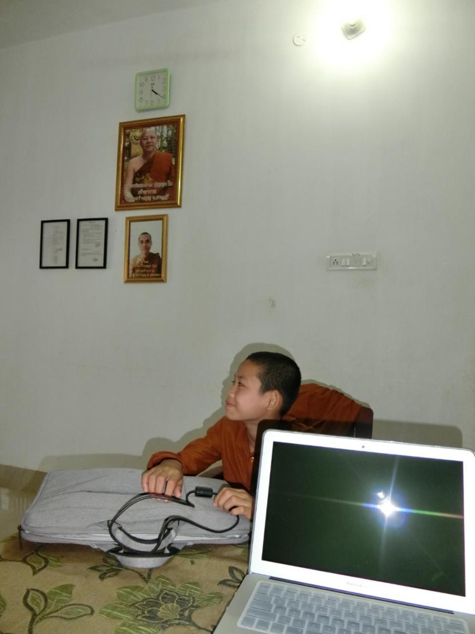 Lotus Residency Hotel พุทธคยา ภายนอก รูปภาพ